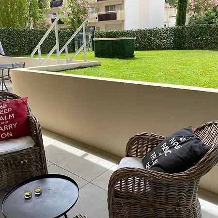 Fantastic Two-bedroom With Garden Near The Appartement