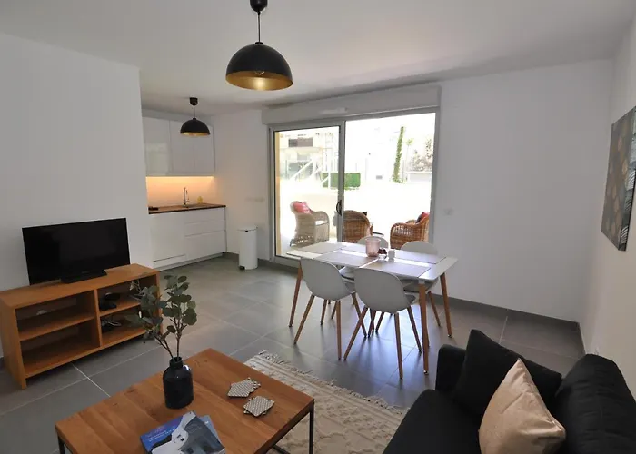 Apartman Fantastic Two-bedroom With Garden Near The *