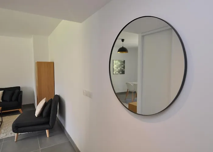 Fantastic Two-bedroom With Garden Near The *