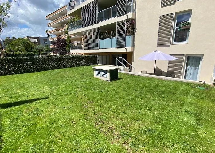 Fantastic Two-bedroom With Garden Near The Апартаменты